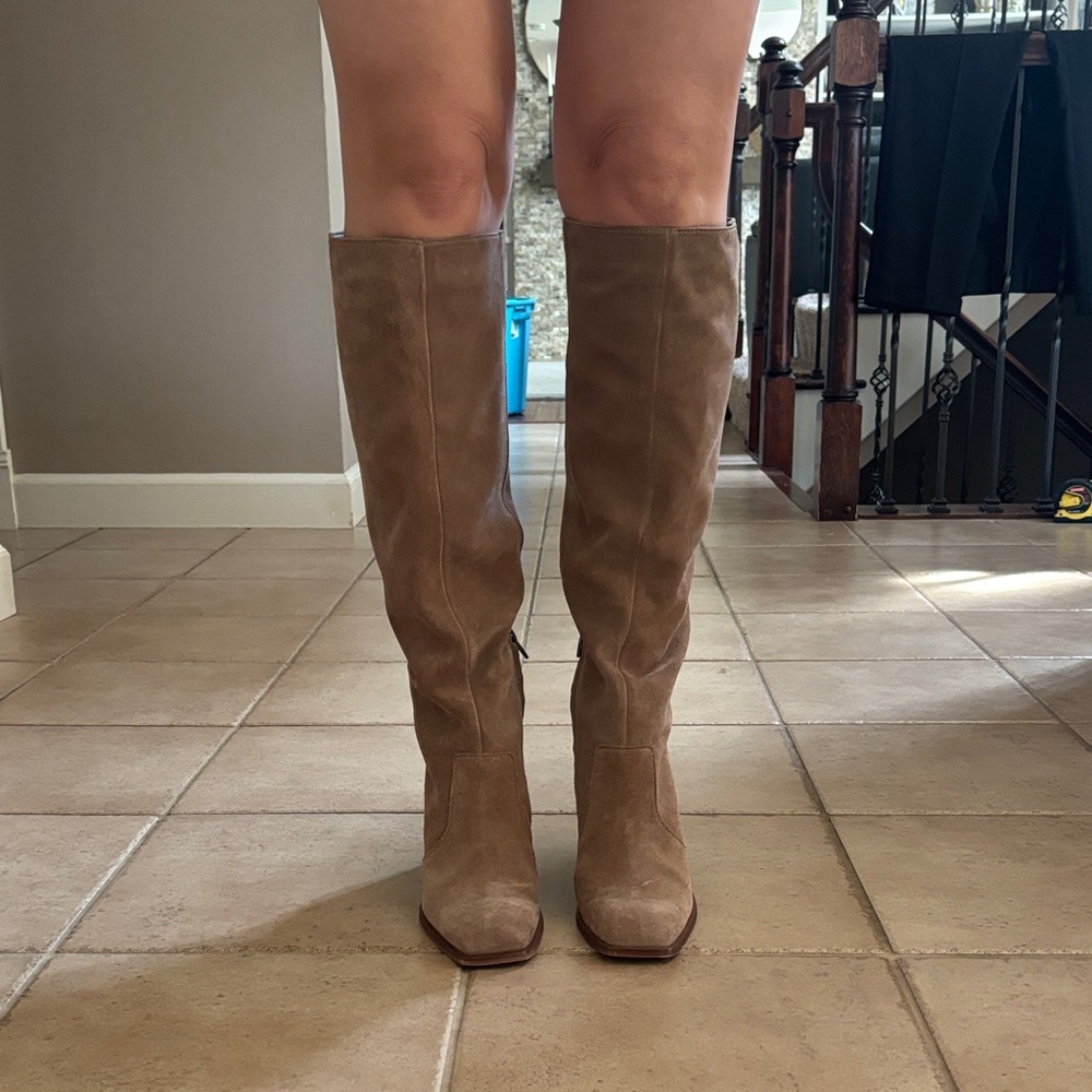 Dolce Vita Tan/Camel Suede Boots with Block Heel. Size 8. EUC